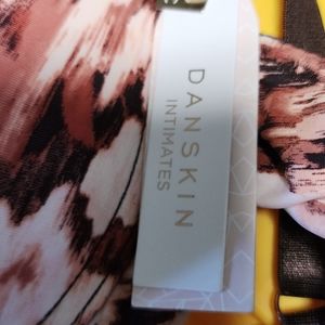 Danskin soft lift bra lot 36c brand new